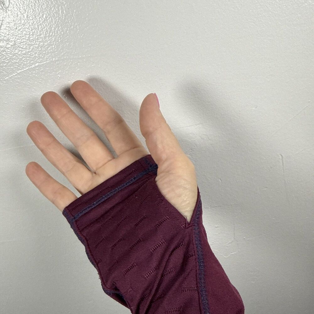 Ariat Tek Cold Series 1/4 Zip Baselayer Pullover Size Small Plum Purple Layering - Picture 9 of 11